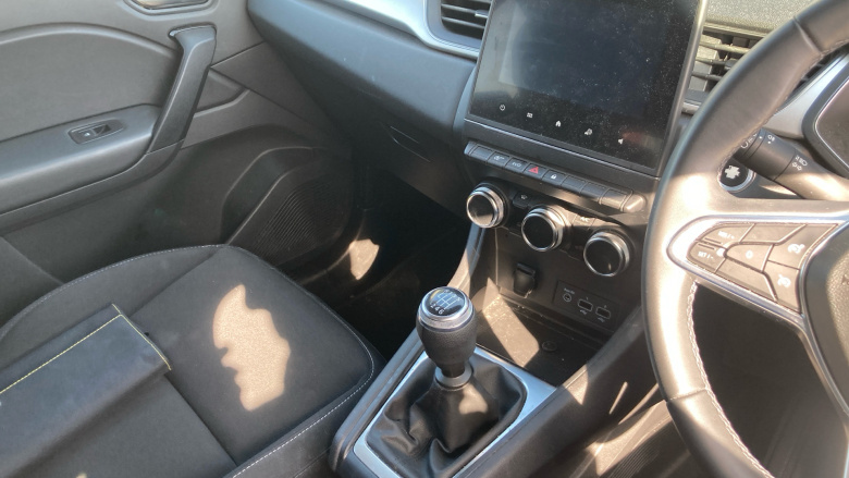 Renault Captur 1.3 TCE 130 Iconic 5dr Petrol Hatchback